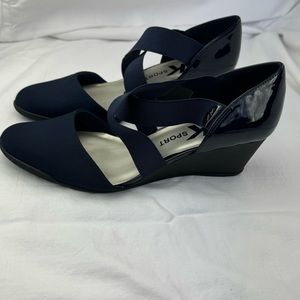 Anne Klein Sport Blue Patent Leather 2” Wedge Sandals - New - no tags sz 9